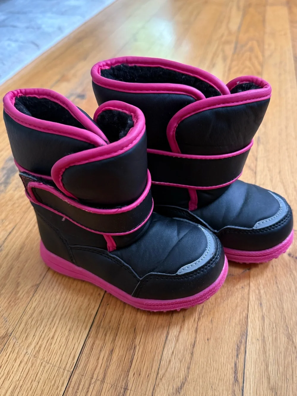 Kids Winter Boots - Black with Pink Trim - size 7t